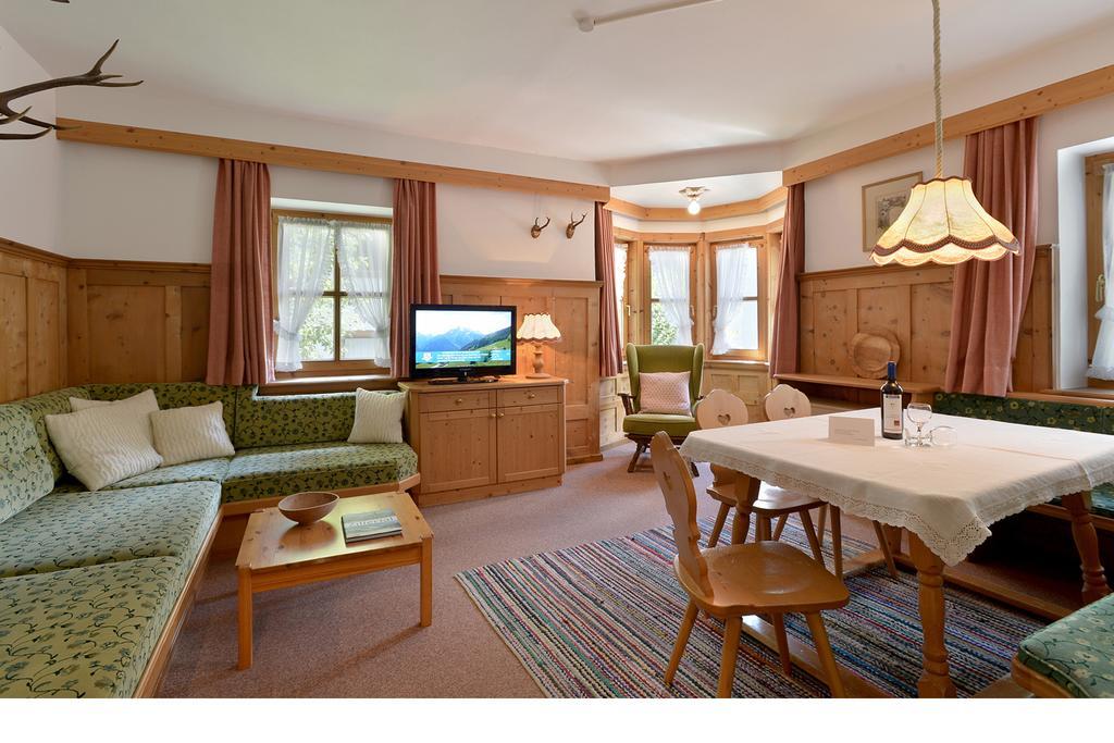 Haus Gaisberger Lägenhet Mayrhofen Rum bild